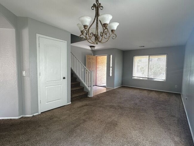 Building Photo - 4BEDROOM/2.5 BATH Lovely San Tan Home!!