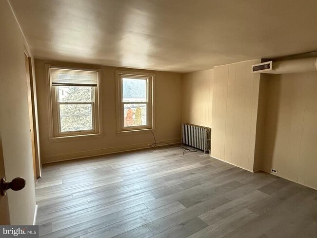 Building Photo - 716 E Marshall St