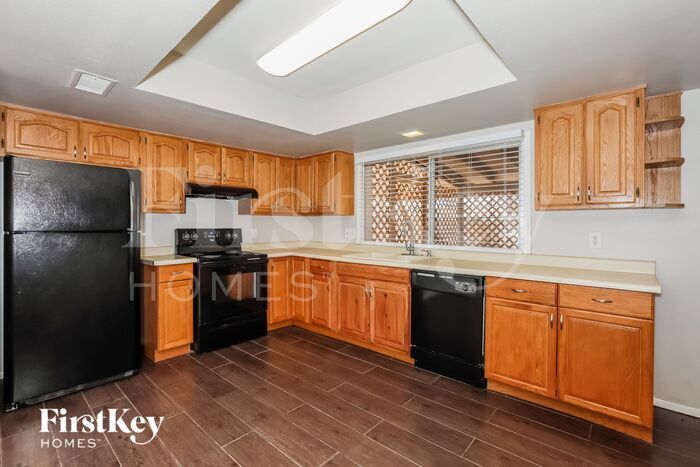 Building Photo - 2620 S Holbrook Ln