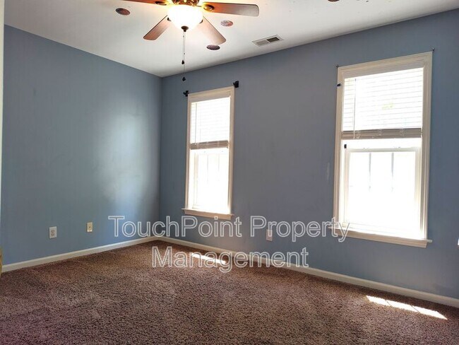 Building Photo - 9405 Mitchell Glen Dr