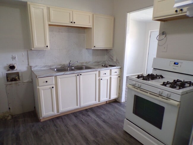 Building Photo - 2317 NW Bell Ave