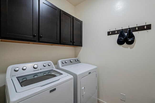 Building Photo - 9733 W Southgate Ave