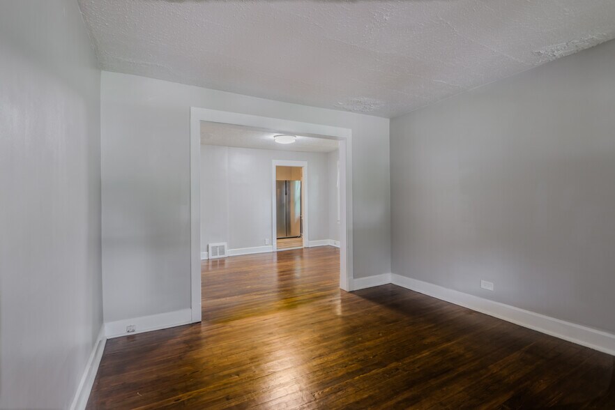 Building Photo - 3239 Clague Rd