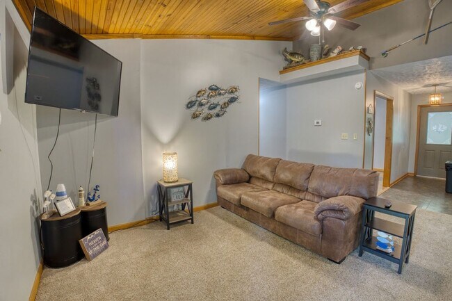 Building Photo - Monthly Waterfront Cabin with Slip