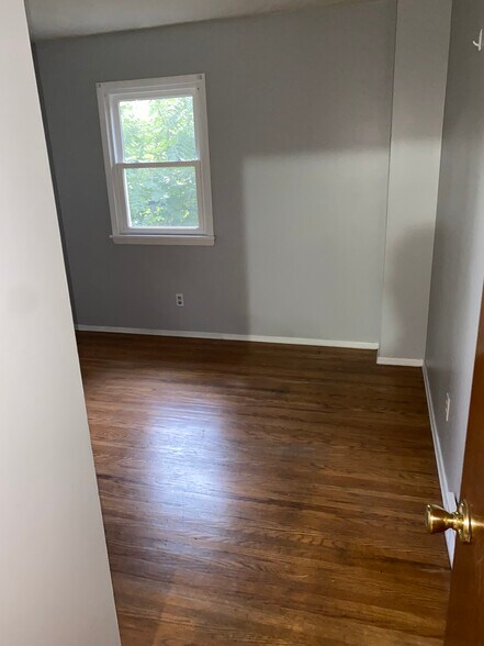 Building Photo - 33 Ballantyne Rd