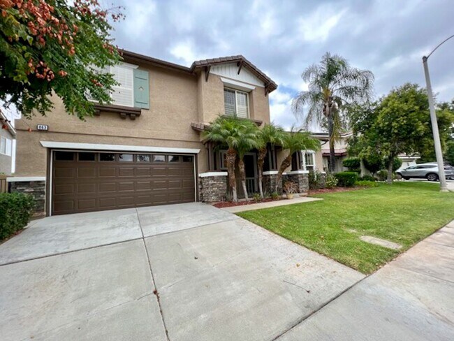 Building Photo - Beautiful Corona Pool Home with 4 bedroom ...