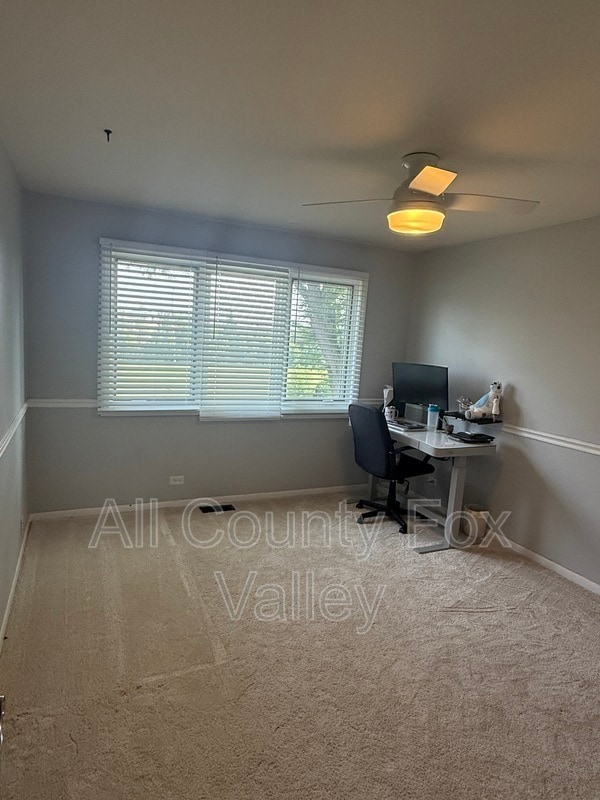 Building Photo - 21 E Appletree Ln