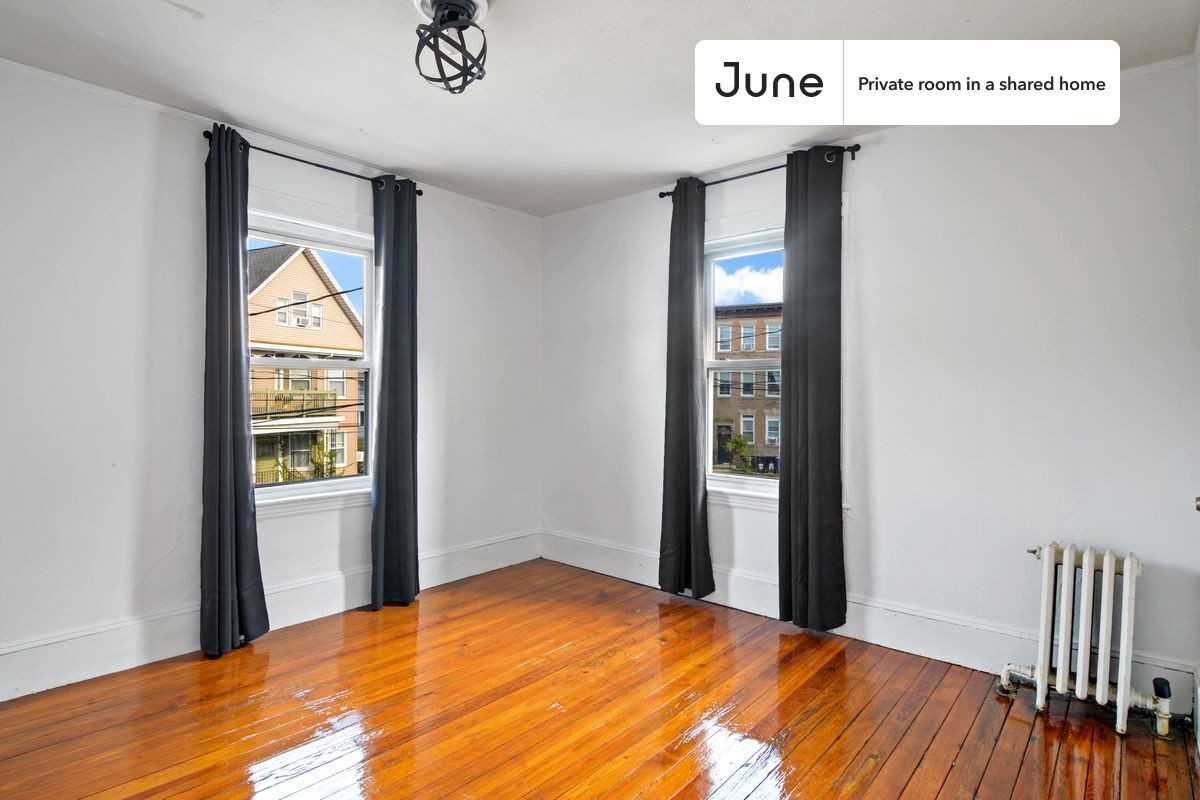 Building Photo - Room in Shared 6 bed/2 bath home in Allston