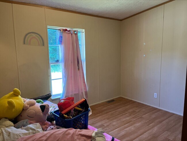 Building Photo - 3bed/2ba Single Family Home