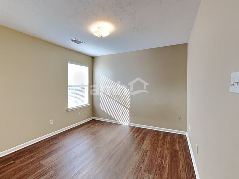 Building Photo - 12403 Fort Dupont Ln