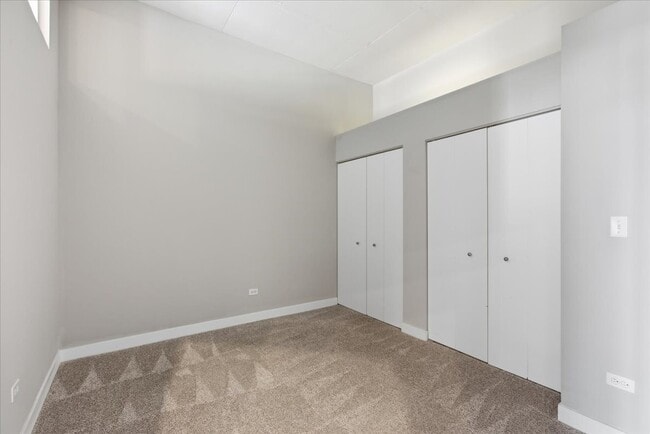 Building Photo - 740 W Fulton St