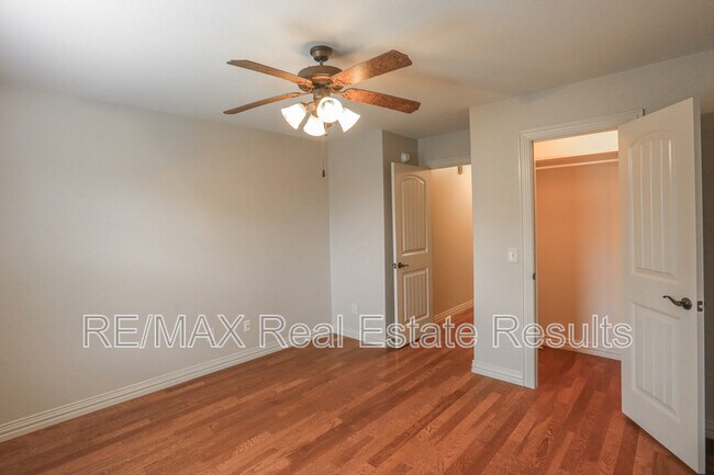 Building Photo - 3505 SW Cranbrook Ave