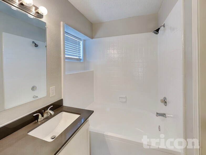 Building Photo - 4137 Stinwick Ln