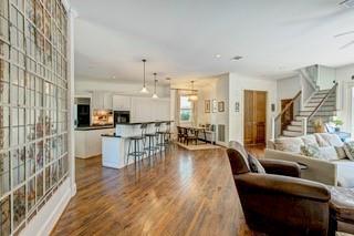 Building Photo - 3783 Carlon St