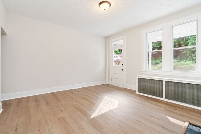 Building Photo - Charming 2 bedroom home in Turtle Creek av...