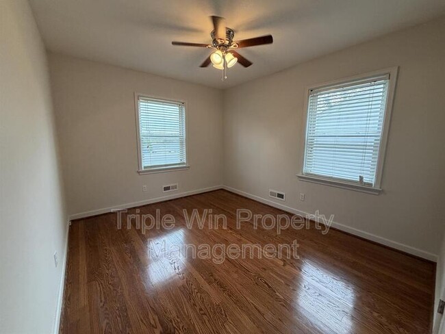 Building Photo - 1045 N Florissant Rd