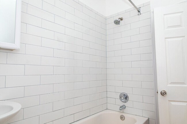 Building Photo - 505 Denison St