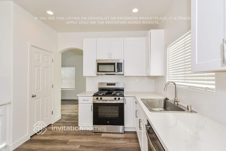 Building Photo - 7685 Morning Lake Dr