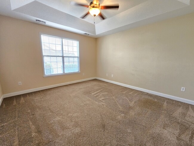 Building Photo - 20 Roselite Cir