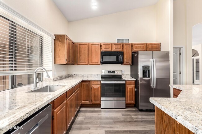 Building Photo - 1517 W Islandia Dr