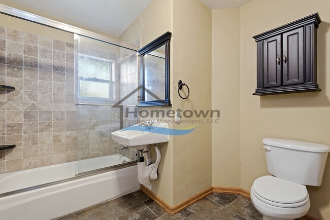Building Photo - Beautiful 2 bedroom 1 bath Duplex in Hayden!