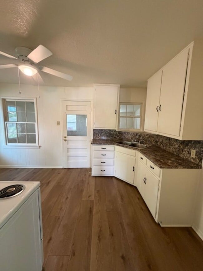Building Photo - Charming 2-Bedroom Rental Home in South Waco with Private Fenced Backyard