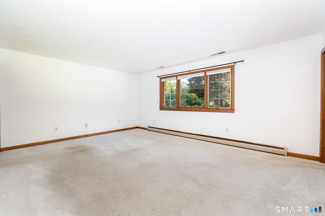 Building Photo - 428 Maple St