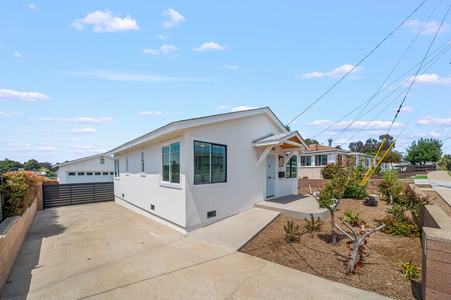 Building Photo - 6364 Osler St