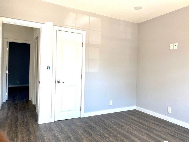 Building Photo - 3201 San Jose Way