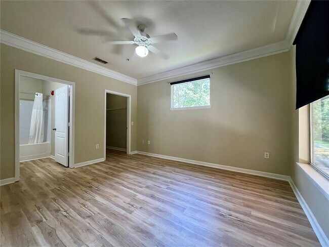 Building Photo - 8818 Villa View Cir