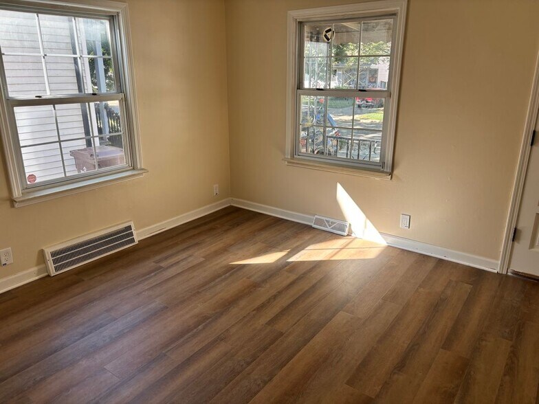 Building Photo - 4457 1st St