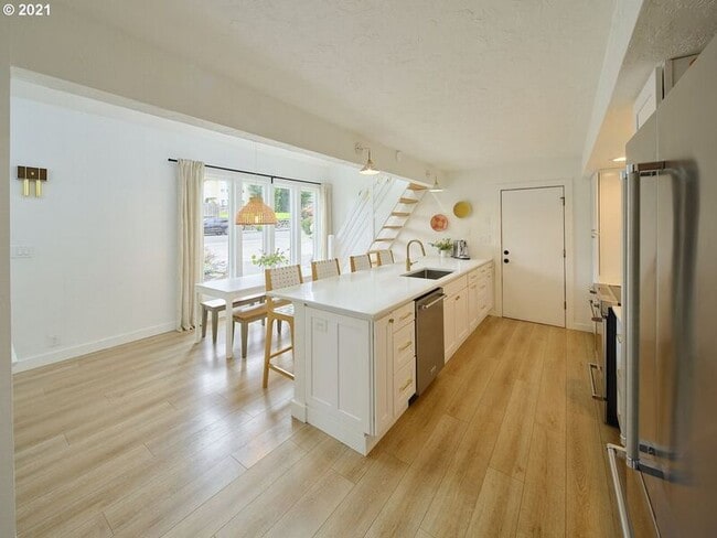 Building Photo - 1641 NW 31st Ave