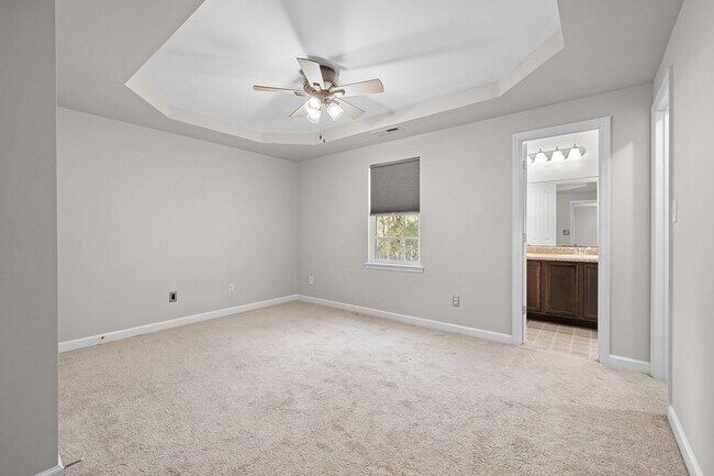 Building Photo - Woodbury Farms