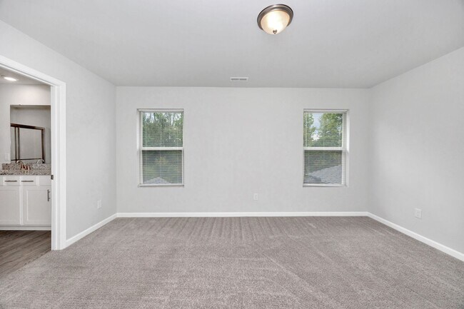 Building Photo - 3 Bedroom House in East Limestone