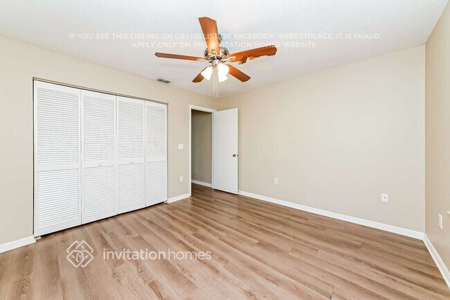 Building Photo - 920 49th St Cir E