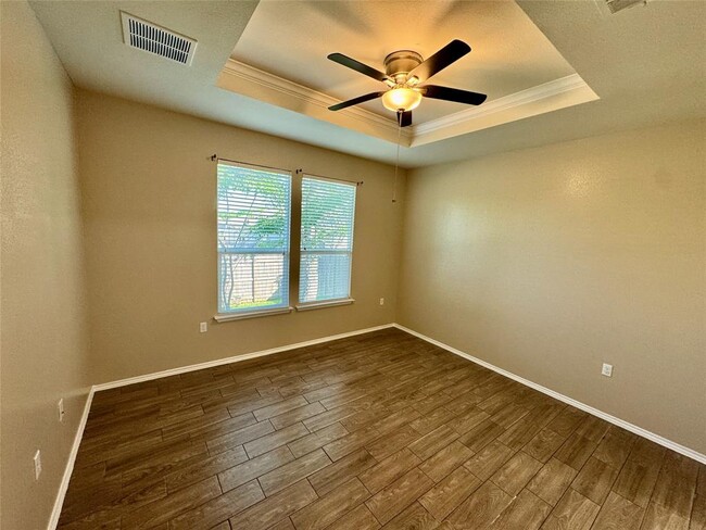 Building Photo - 5716 Knoll Pines Pass