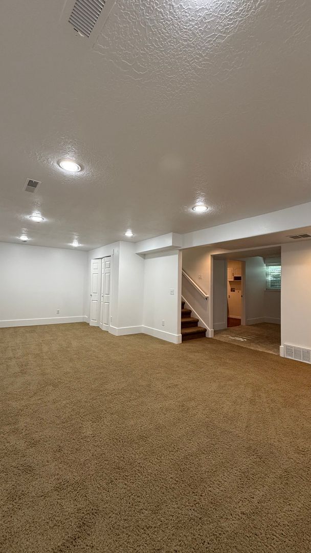 Building Photo - Large Single Family Lehi Home available now!