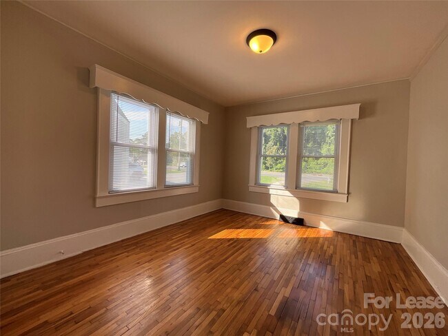 Building Photo - 3820 Freedom Dr