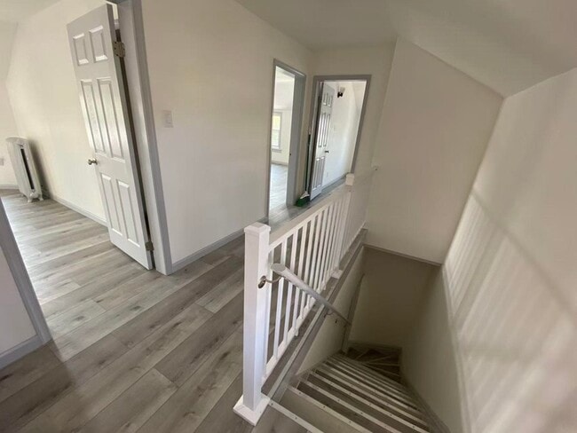 Building Photo - 124 Winfield Ave