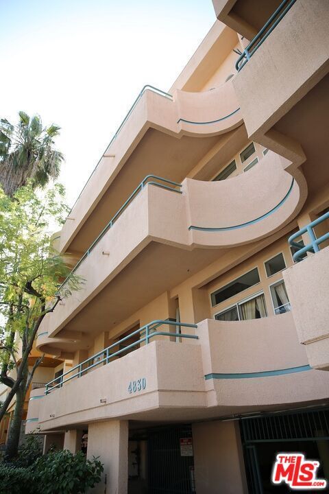 Building Photo - 4830 Elmwood Ave