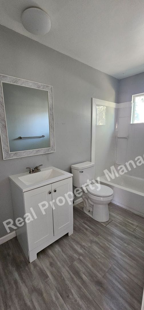 Building Photo - Cozy 1 Bedroom Duplex in Historic Folsom