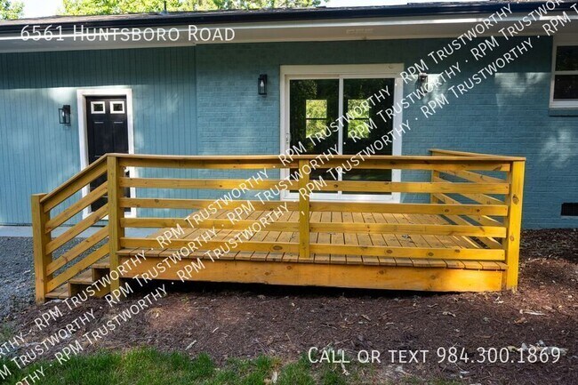 Building Photo - 6561 Huntsboro Rd
