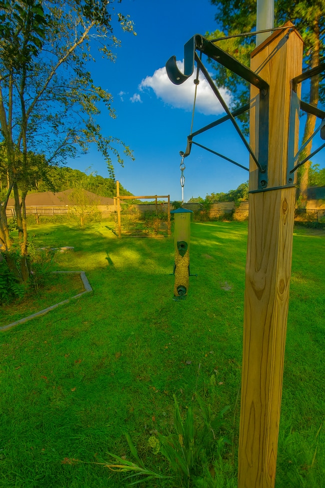 Building Photo - Must see 3 bedroom 2 bath!