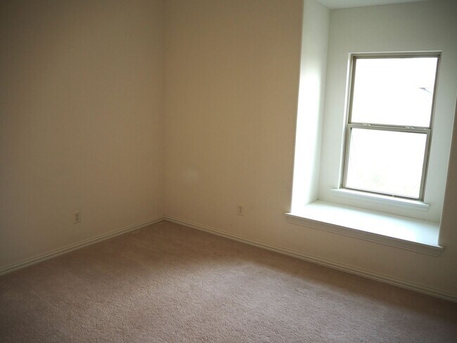 Building Photo - 2007 Greenvine Cir