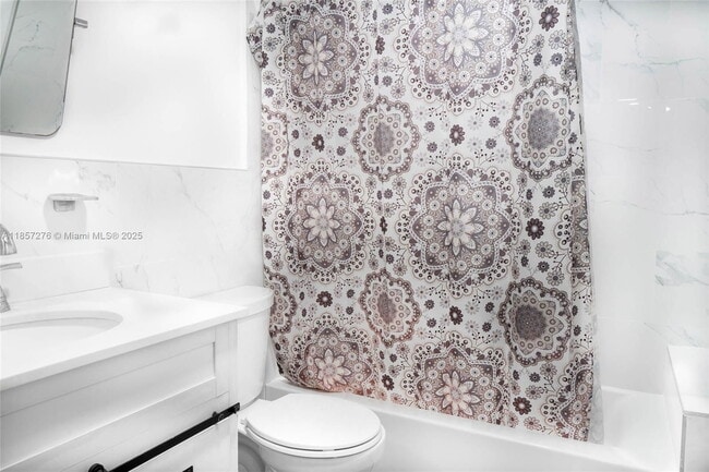 Building Photo - 20300 NE 3rd Ct