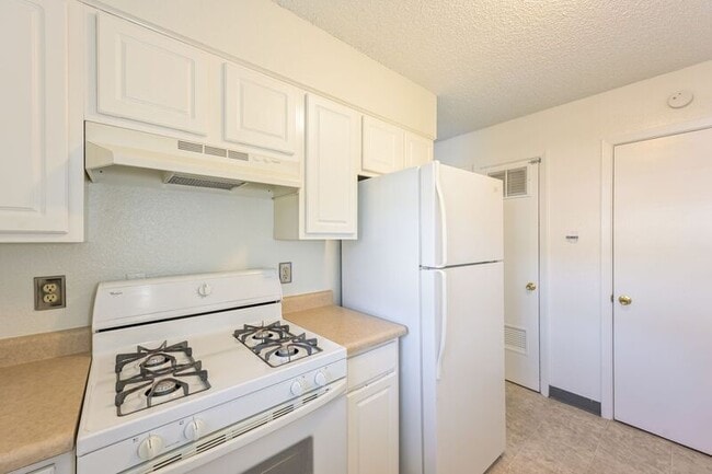 Building Photo - 8003 Wolff St