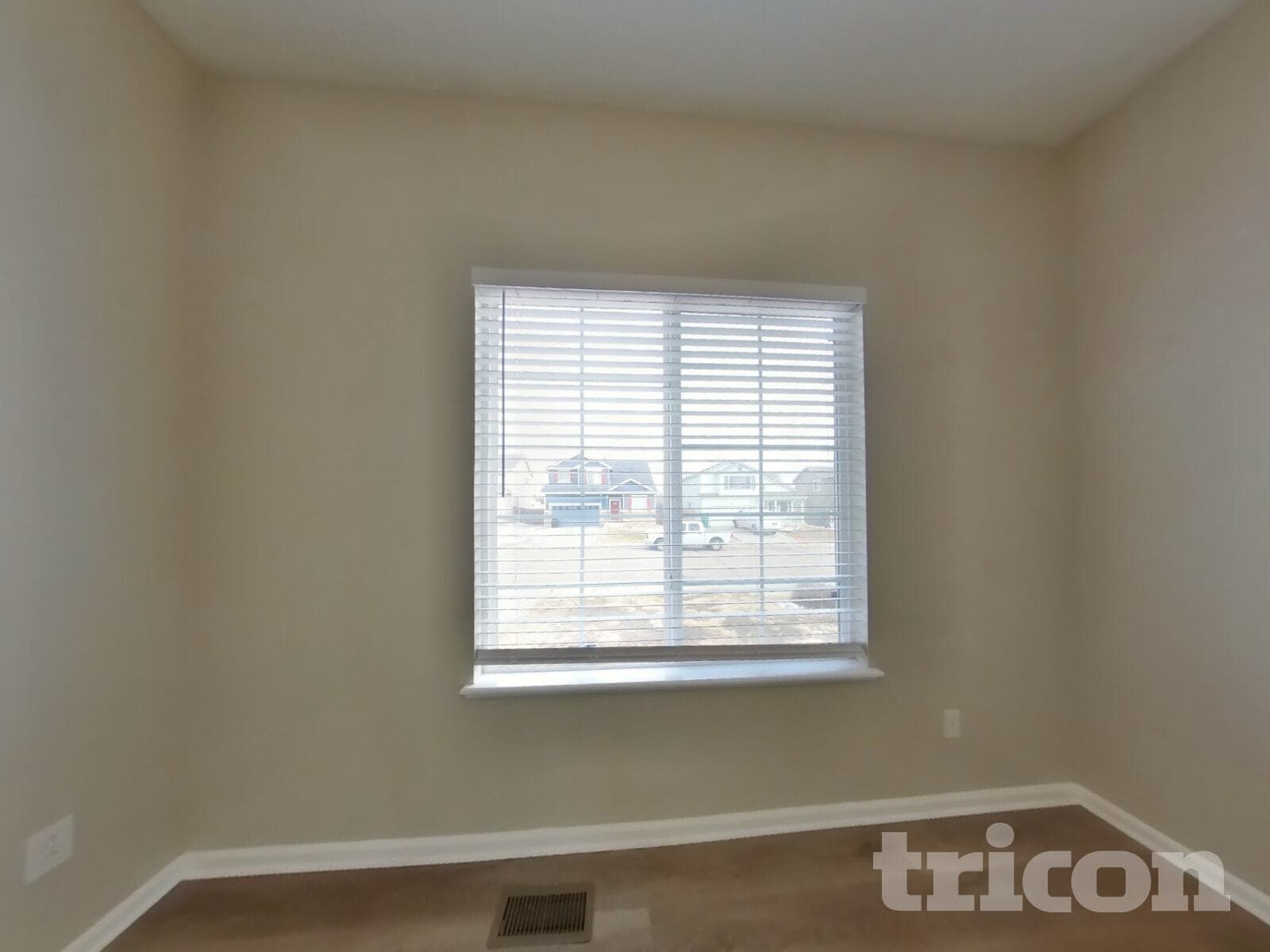 Building Photo - 565 Winebrook Way