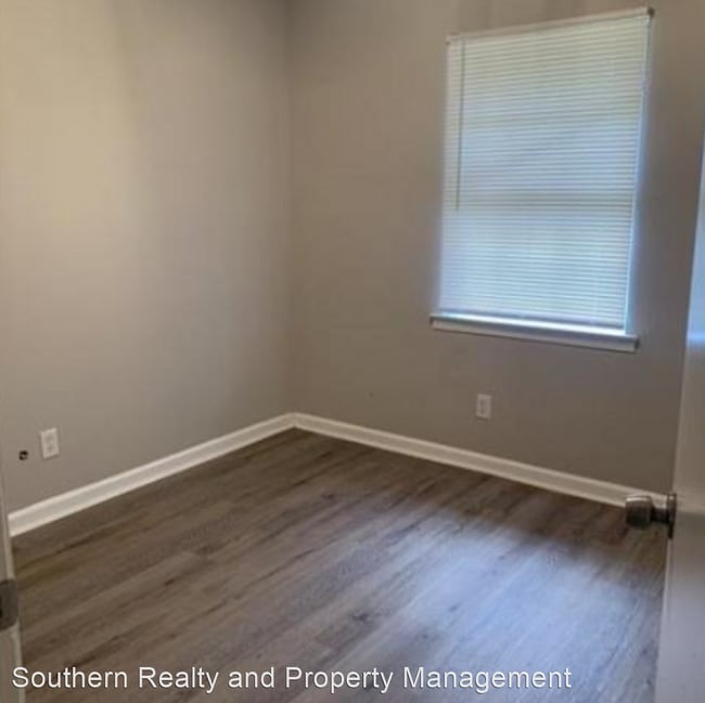 Building Photo - 4 br, 1.5 bath House - 3919 Woodley Road
