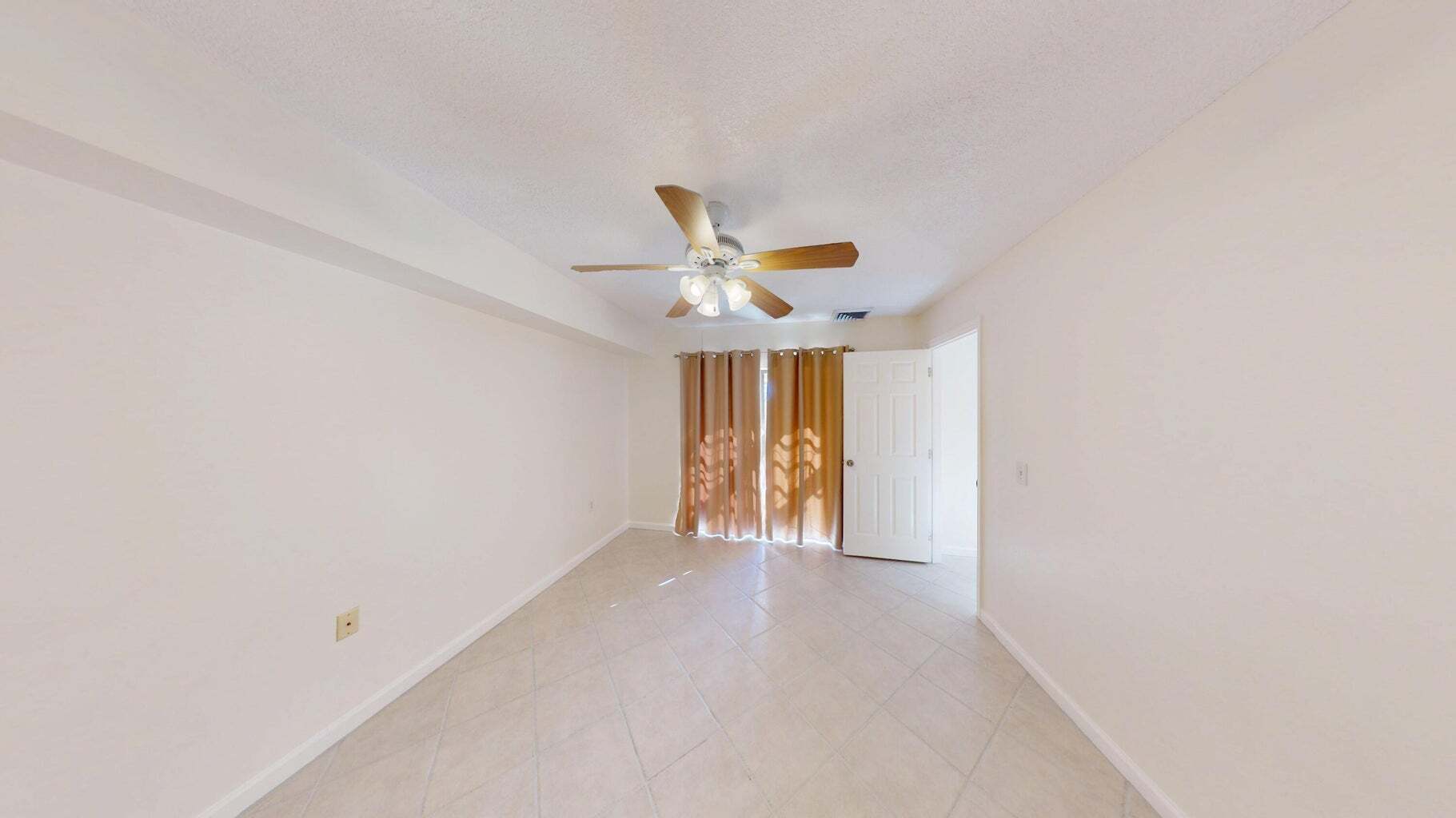 Building Photo - 306 3rd Ln