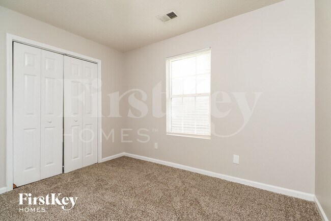 Building Photo - 213 Klinetop Dr
